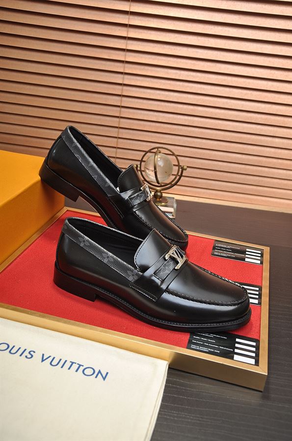 LOUIS VUITTON MAJOR LOAFER – VL016