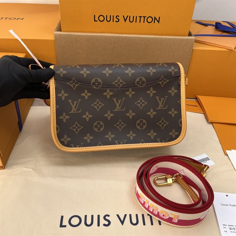 LOUIS VUITTON DIANE MONOGRAM – LW054