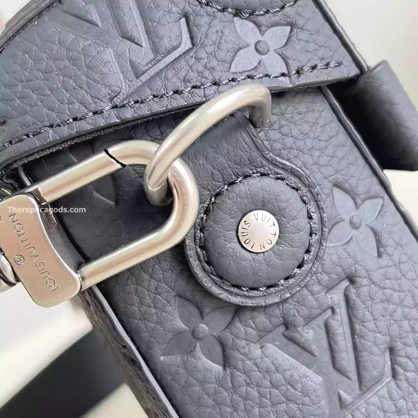 SOUL TRUNK CROSSBAG BLACK TAURILLON MONOGRAM – LW298