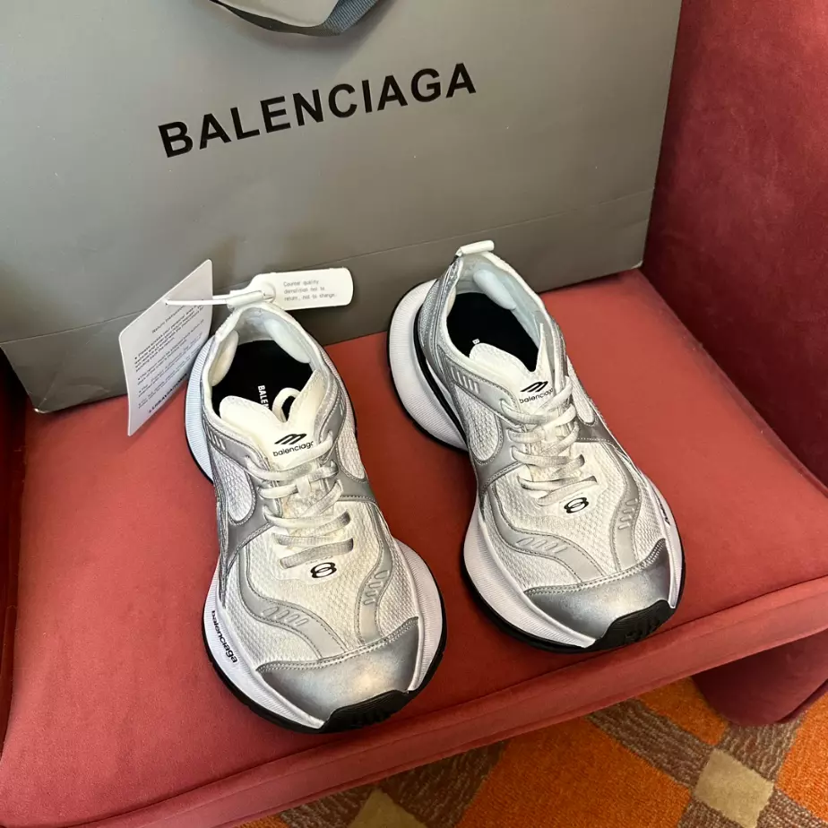 BALENCIAGA CIRCUIT SNEAKER – BLA098