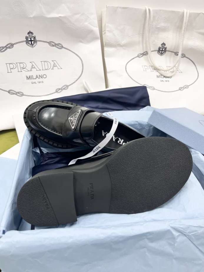 Prada Leather Loafers – PRL015