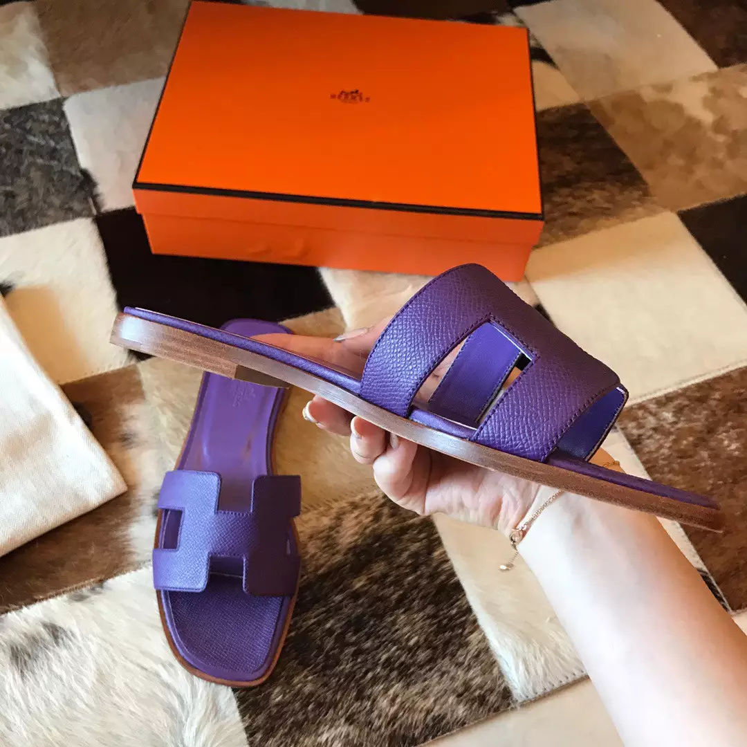 HERMES ORAN SLIDE SANDALS IN CROCUS EPSOM CALFSKIN – HMSD072