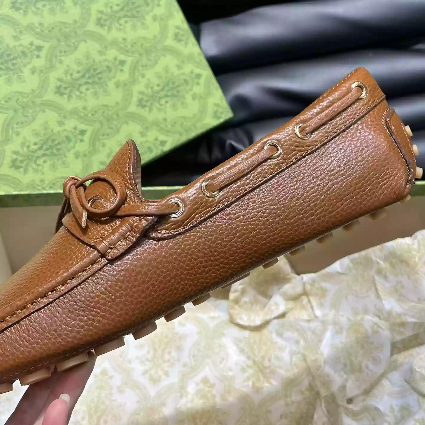 MEN’S DRIVER WITH INTERLOCKING G IN BROWN – GL103