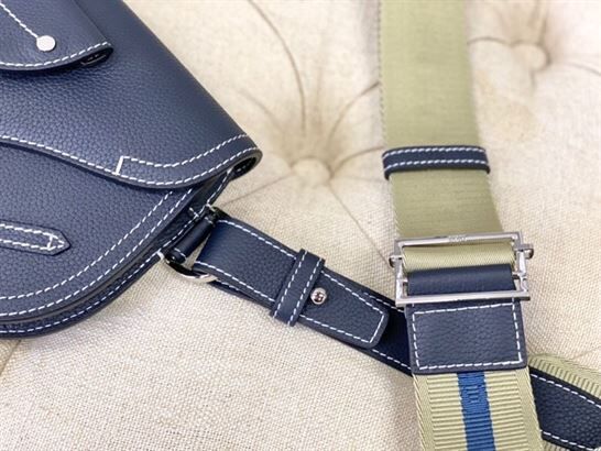 DIOR X KAWS POUCH SADDLE NAVY BLUE – DIO016