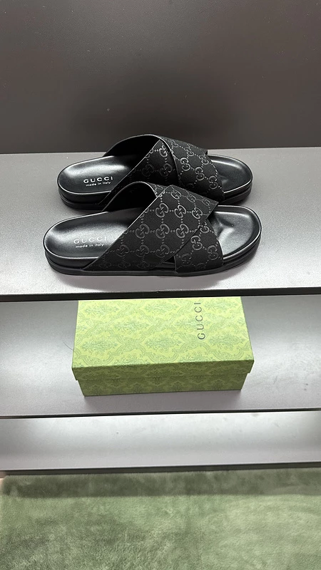 GUCCI MEN’S SLIDE SANDAL – GSL073