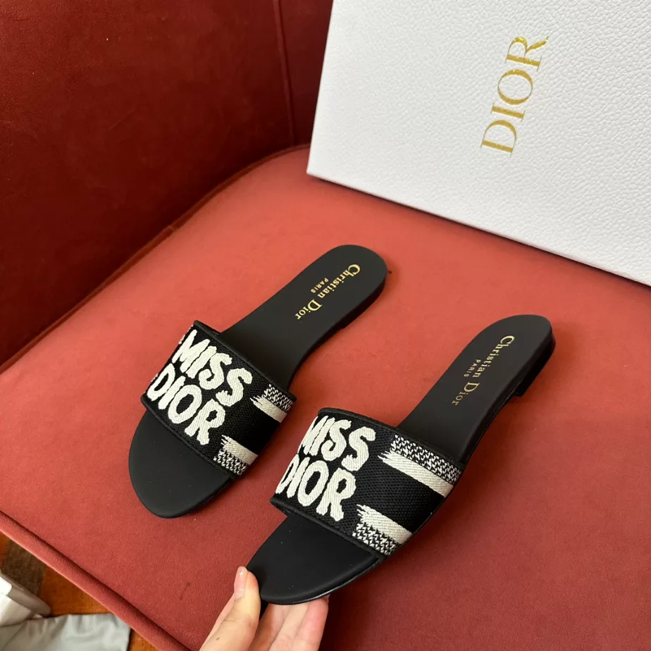 DIOR DWAY SLIDE – DS033
