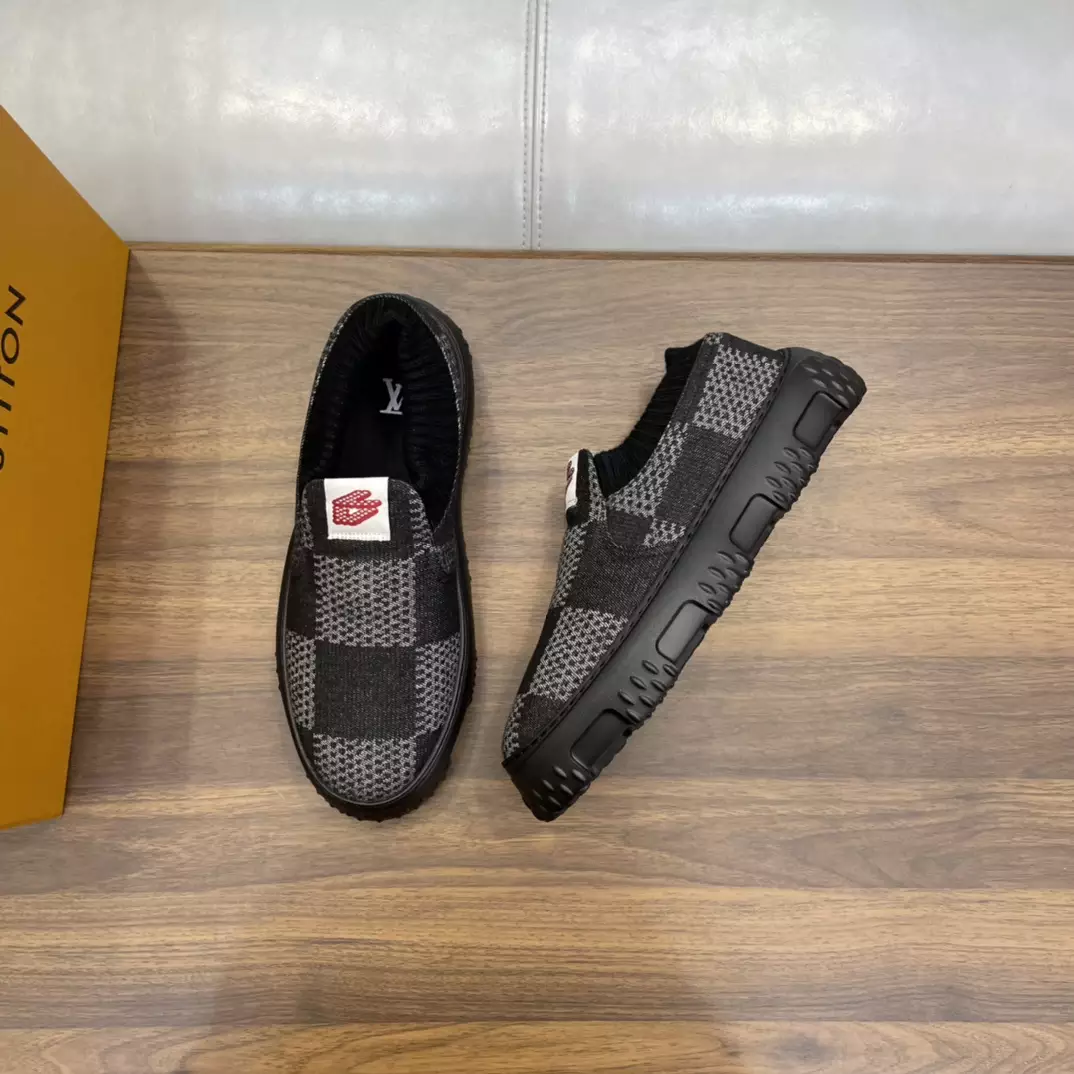 SPACE LANDER SLIP ON IN BLACK – VL059