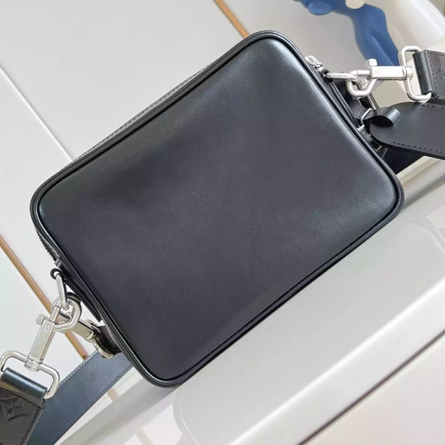 NIL CITY BAG BLACK CALF LEATHER M13987 – LW285