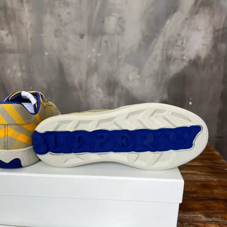 BURBERRY TERRACE SNEAKERS – BBR089