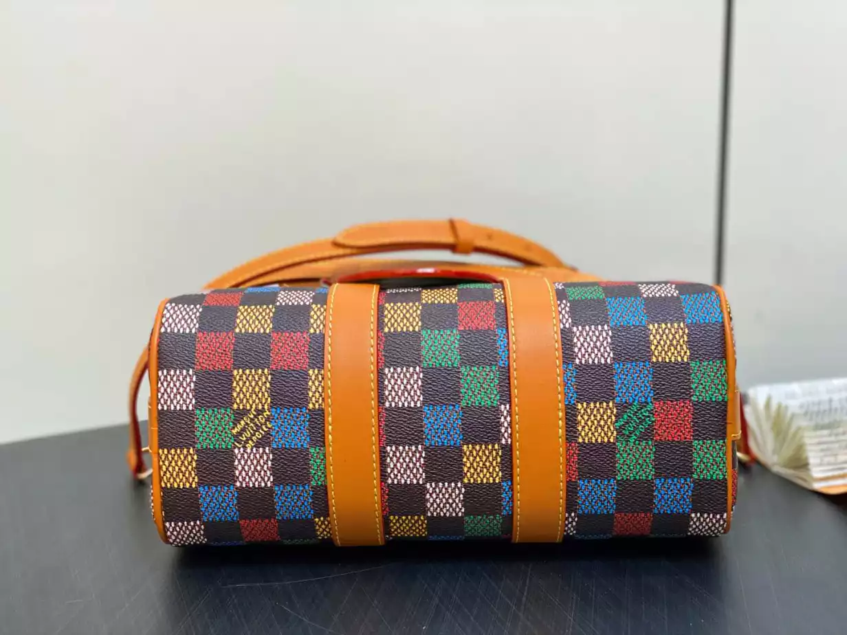 Louis Vuitton Keepall Bandoulière 25 – LW199