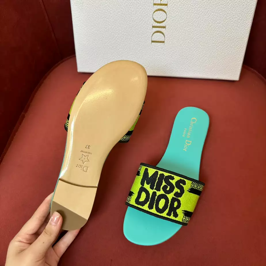 DIOR DWAY SLIDE – DS029