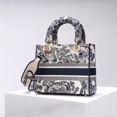 DIOR MEDIUM LADY D-LITE BAG BLUE TOILE DE JOUY REVERSE EMBROIDERY – DOB008