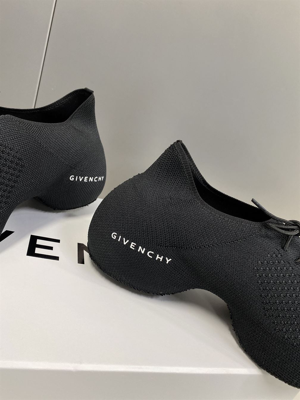 GIVENCHY TK-360 SNEAKERS IN KNIT – GVC007