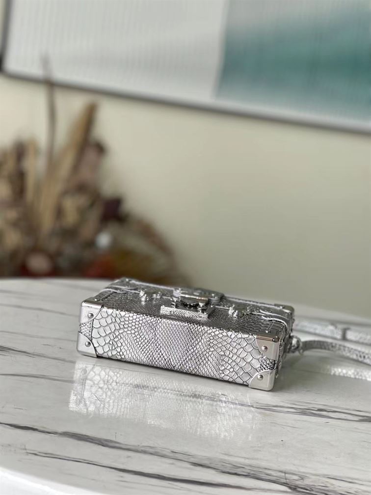 LOUIS VUITTON PETITE MALLE CROCODILIEN MAT – LW068