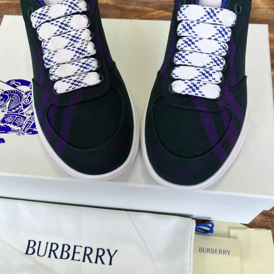 BURBERRY TERRACE SNEAKERS – BBR090