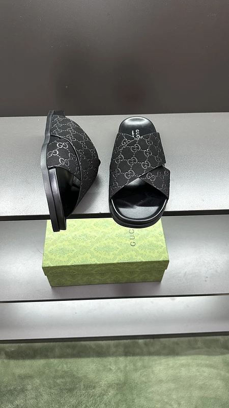 GUCCI MEN’S SLIDE SANDAL – GSL073