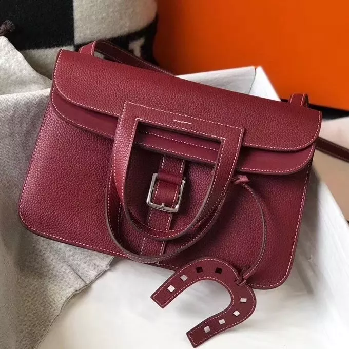 Hermes Halzan 31cm Bag In Bordeaux Clemence Leather – HW095