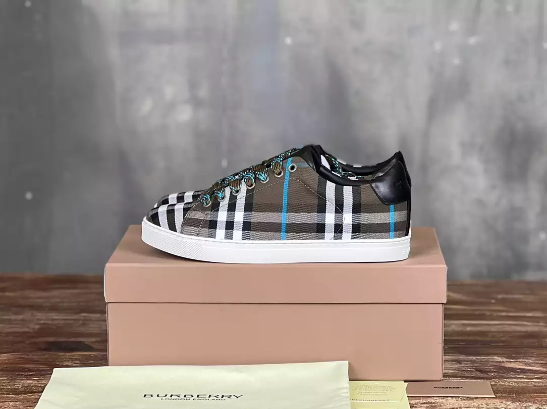 BURBERRY CHECK AND LEATHER SNEAKERS – BBR074