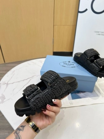 PRADA WOMEN’S CROCHET SANDALS IN BLACK RAFFIA – PSD025
