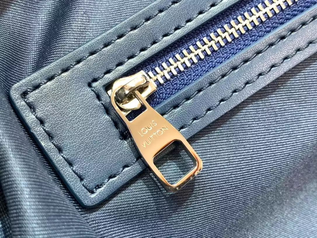 Louis Vuitton Keepall Bandoulière 55 Monogram Eclipse – LW192