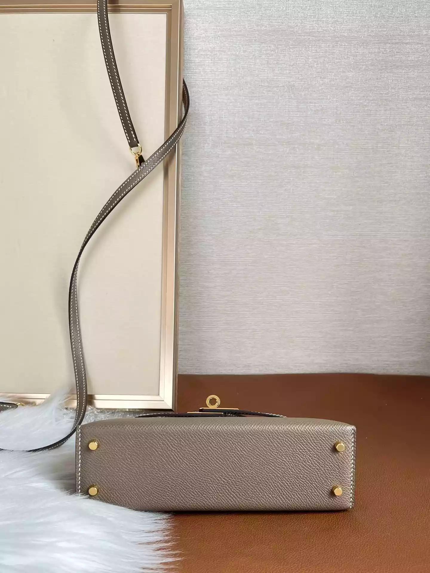 Hermes Mini Kelly 20 In Etoupe Epsom With Gold Hardware – HW192