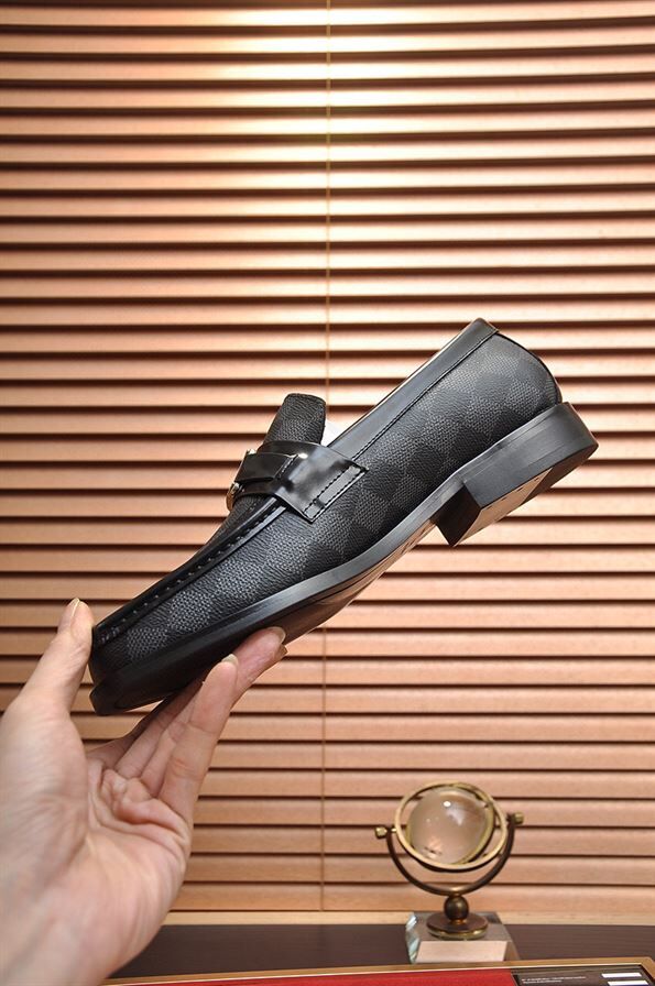 LOUIS VUITTON MAJOR LOAFER – VL004