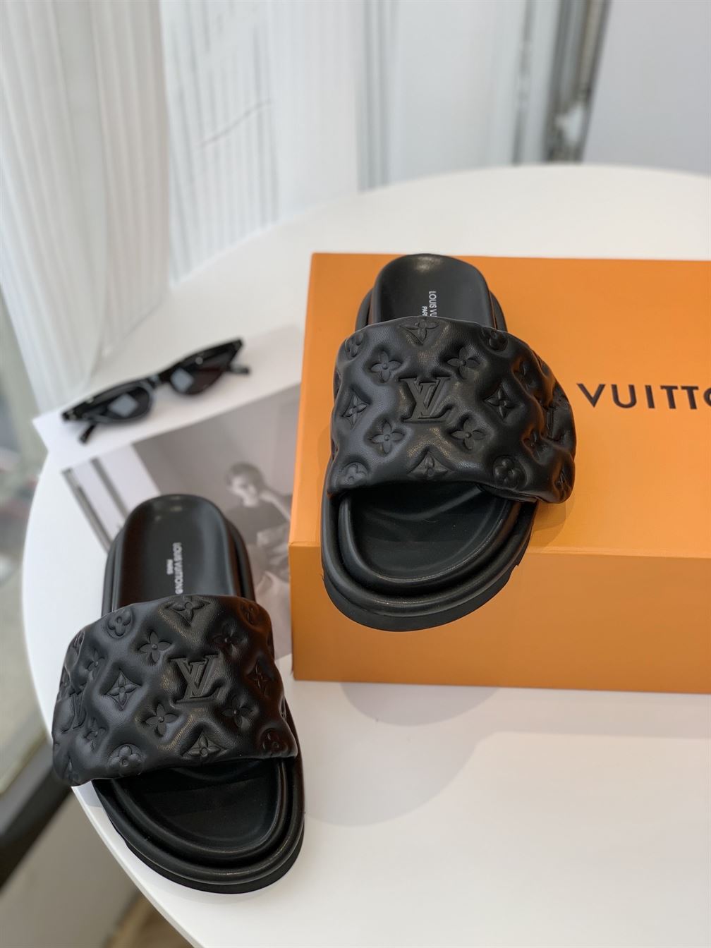 LOUIS VUITTON SLIDES – LVSD007
