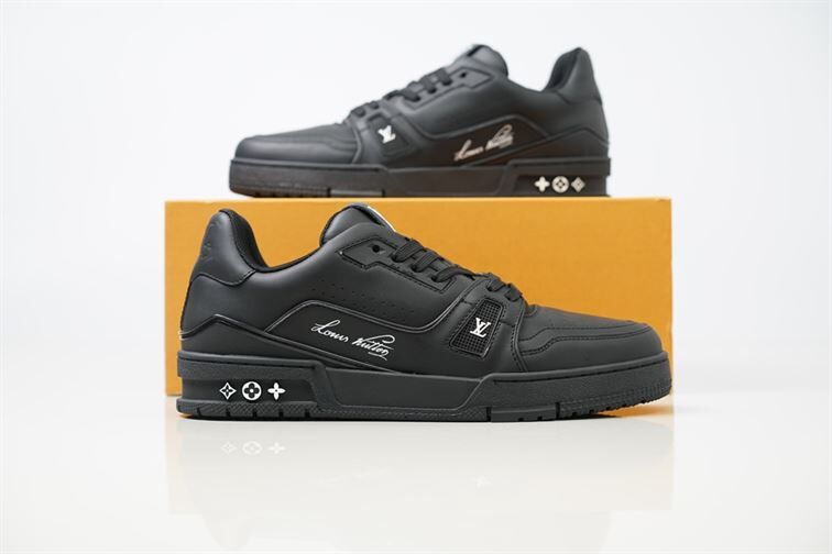 LOUIS VUITTON TRAINER SNEAKER – LVS084
