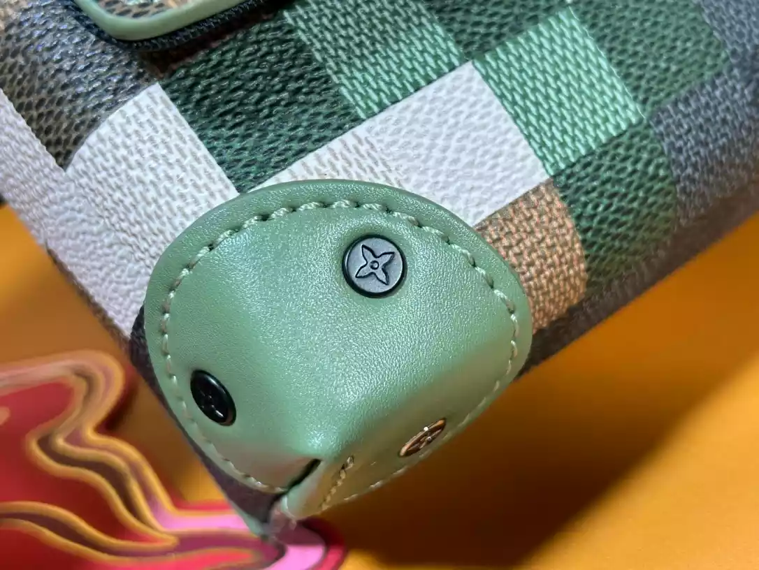 Steamer Wearable Wallet Green Damoflage Coated Canvas M83172 – LW233