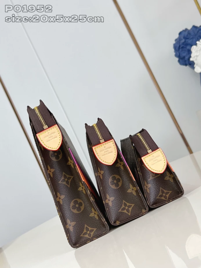 TRIO TOILET POUCH MON MONOGRAM P01952 – LW384