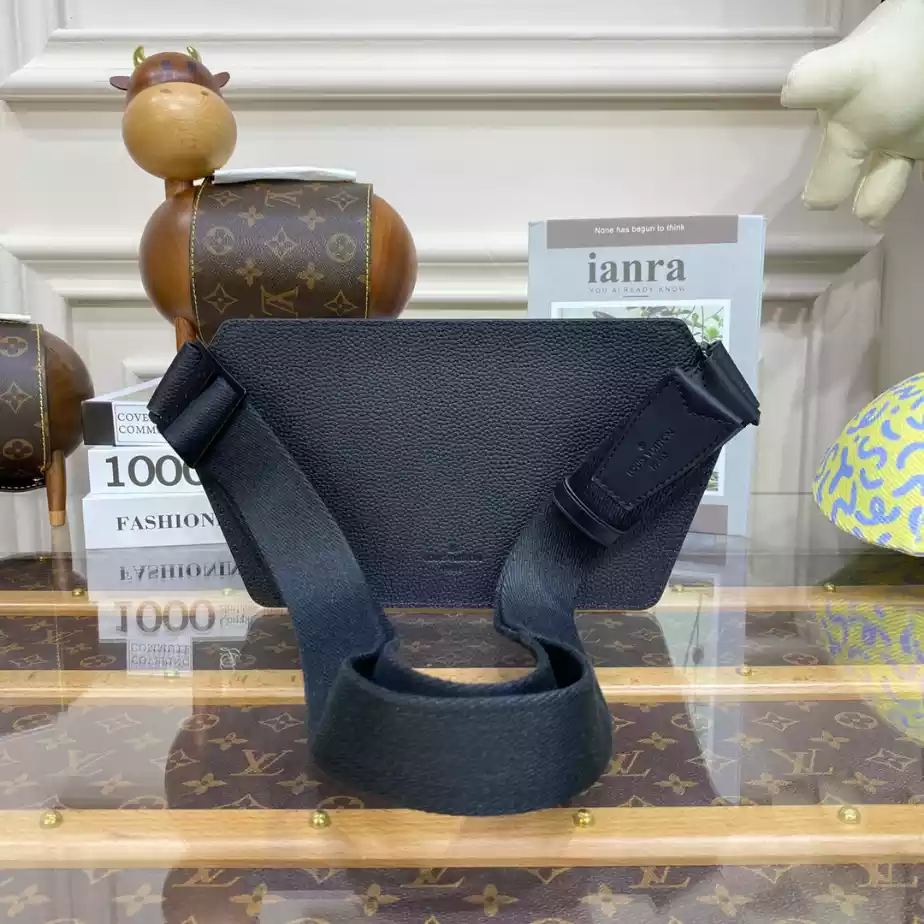 Takeoff Bumbag Black LV Aerogram M57081 – LW232