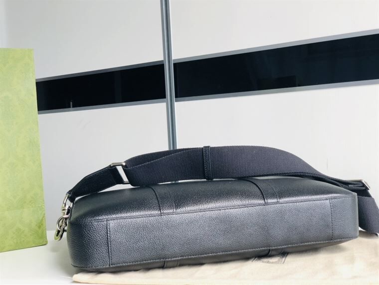 GUCCI BUSINESS CASE WITH GUCCI LOGO – BG006