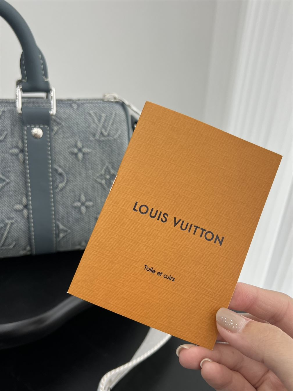 LOUIS VUITTON KEEPALL BANDOULIERE 25 – LVB051