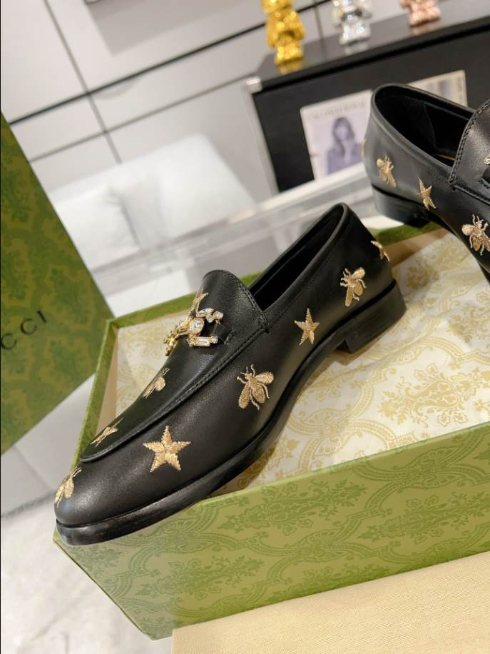 Gucci Jordaan Black Bee & Star Embroidered Leather Loafer – GL077