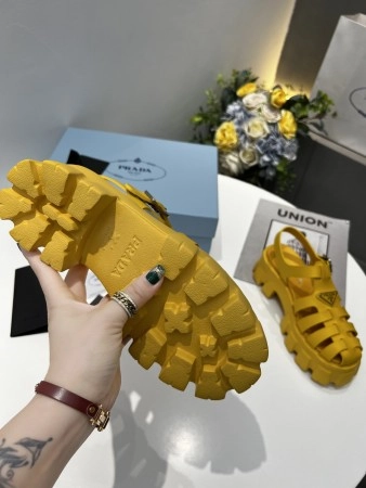 PRADA FOAM SANDALS IN YELLOW RUBBER – PSD006