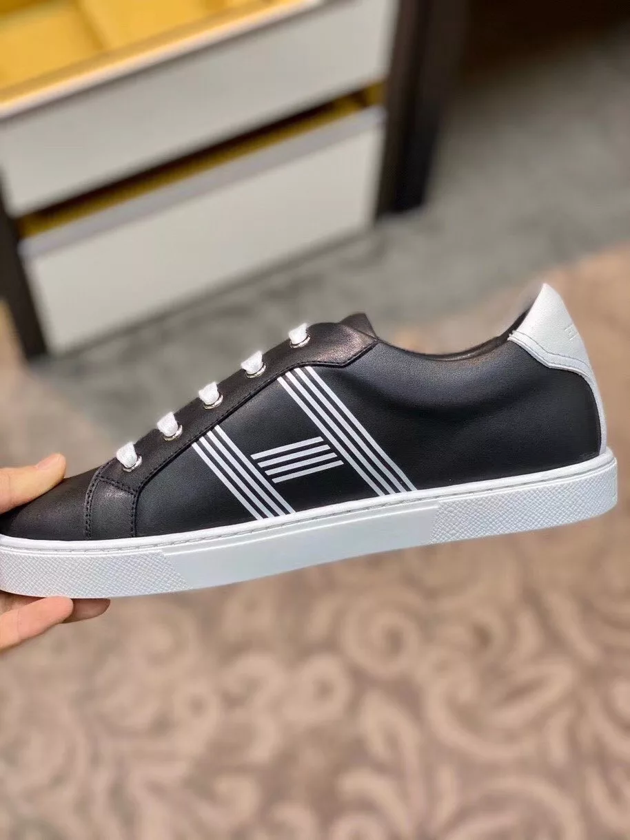 Hermes Men’s Avantage Sneakers In Black Calfskin – HM058