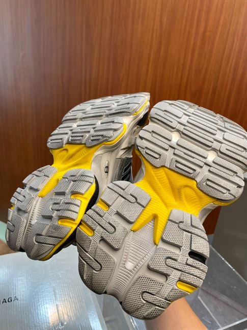 BALENCIAGA CARGO SNEAKER IN GREY BLACK AND YELLOW – BLA076