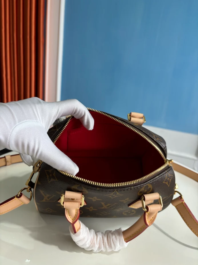 Louis Vuitton Speedy Bandoulière 20 Monogram – LW469