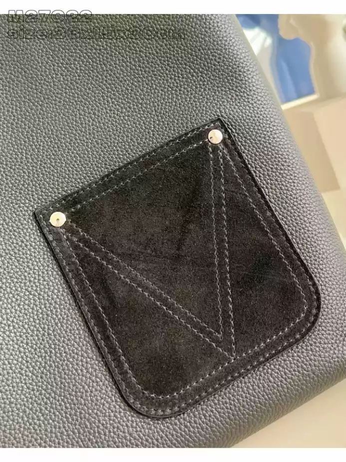 Louis Vuitton Verso Tote Bag – LW459