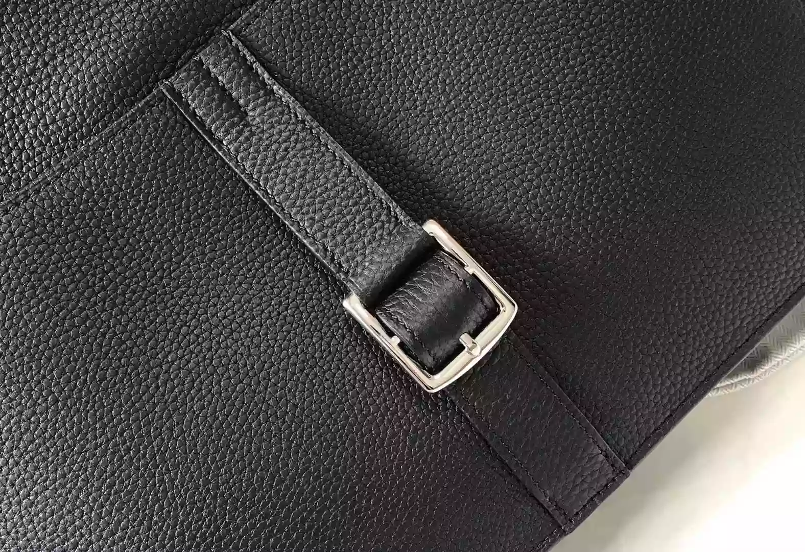 Hermes Halzan 31cm Bag In Black Clemence Leather – HW099