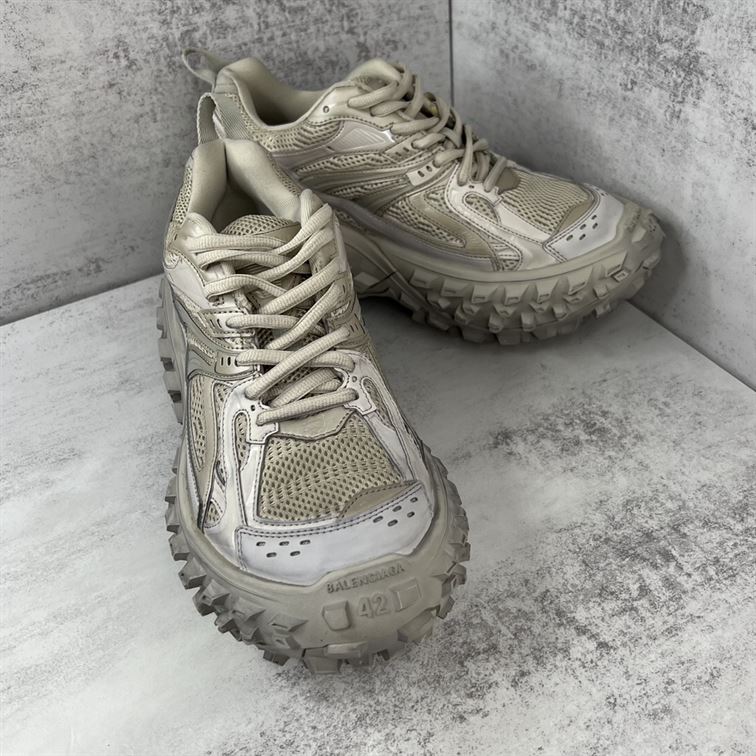 BALENCIAGA DEFENDER SNEAKER IN BEIGE – BLA046