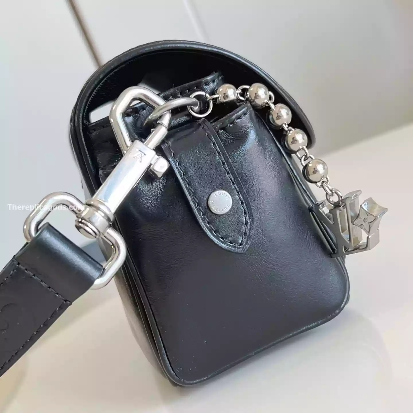 CARGO WEARABLE WALLET BLACK CALF LEATHER – LW316