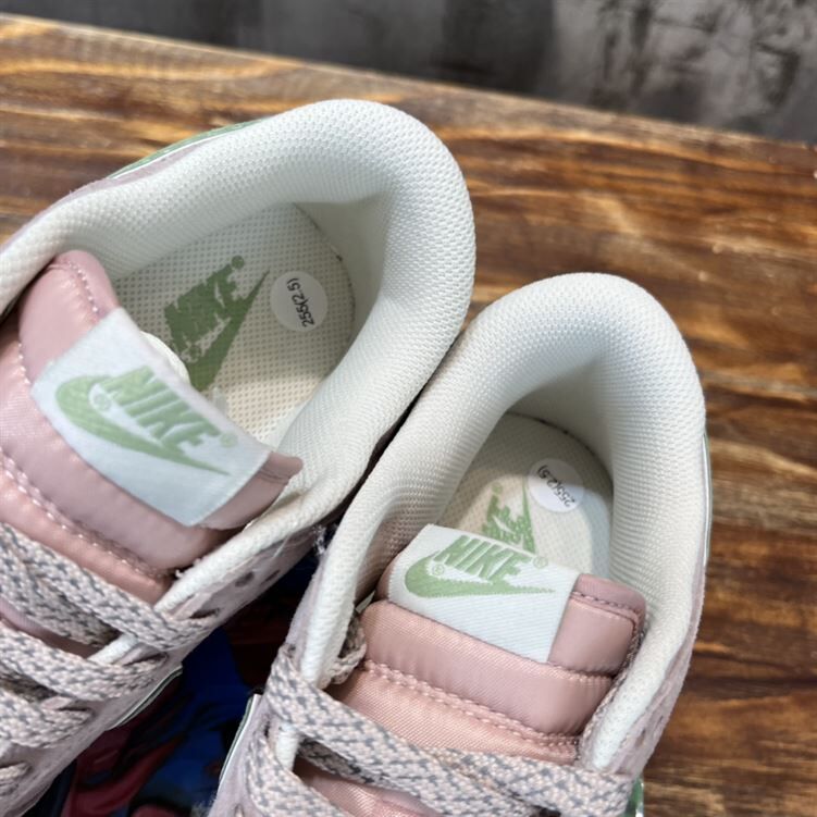 NIKE SB DUNK LOW SNEAKER – NSN015