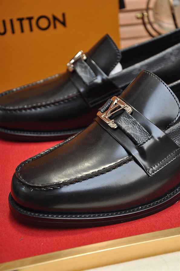 LOUIS VUITTON MAJOR LOAFER – VL016
