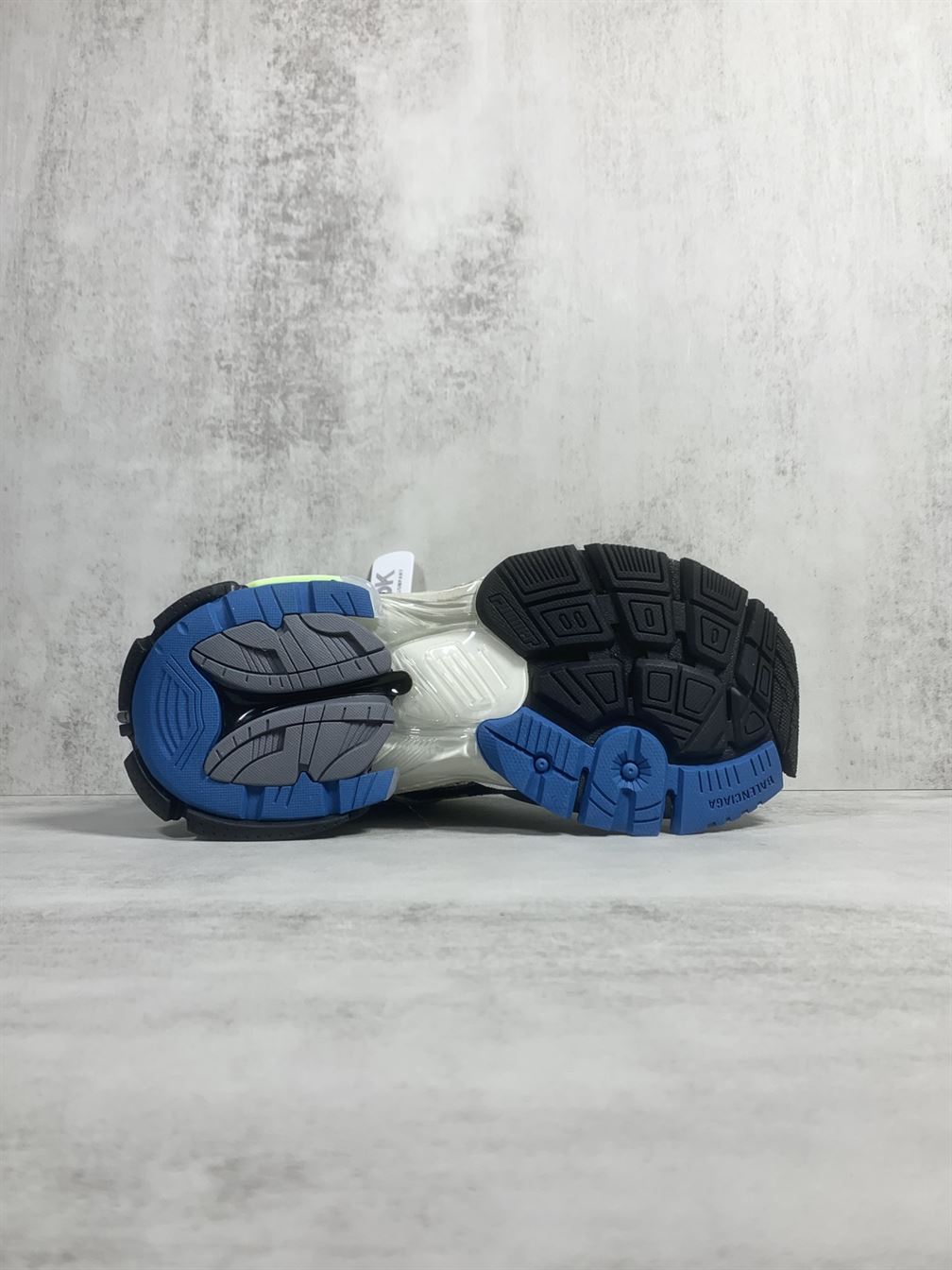 BALENCIAGA RUNNER SNEAKER IN GREY – BLA057