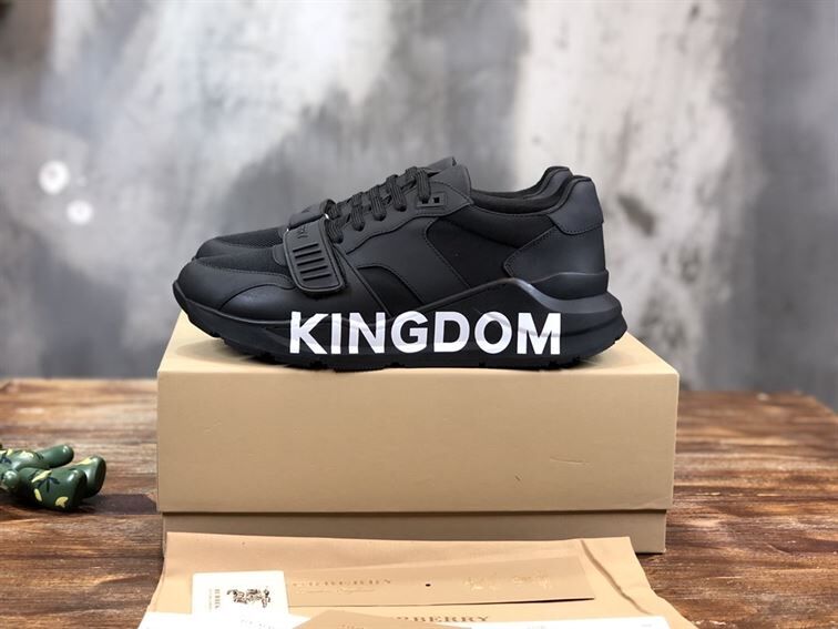 BURBERRY BLACK KINGDOM PRINT SNEAKERS – BBR030