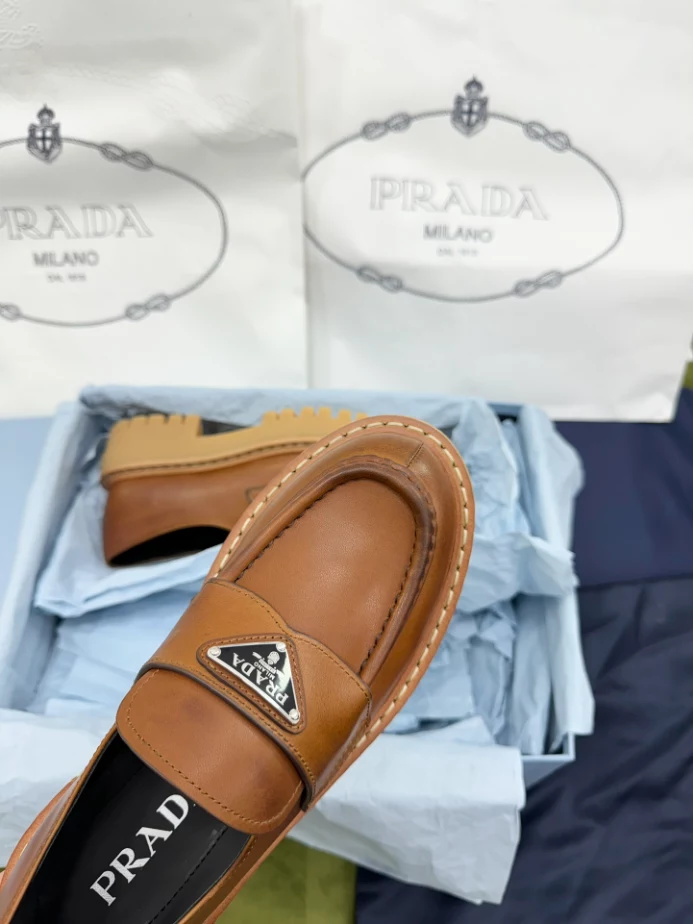 Prada Leather Loafers – PRL014