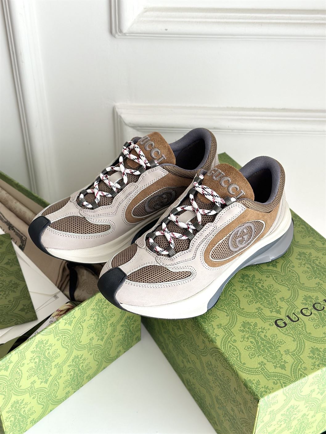 GUCCI RUN SNEAKER LIGHT GREY SUEDE – GCC115