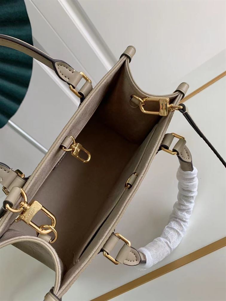 LOUIS VUITTON ONTHEGO PM MONOGRAM EMPREINTE – LW034