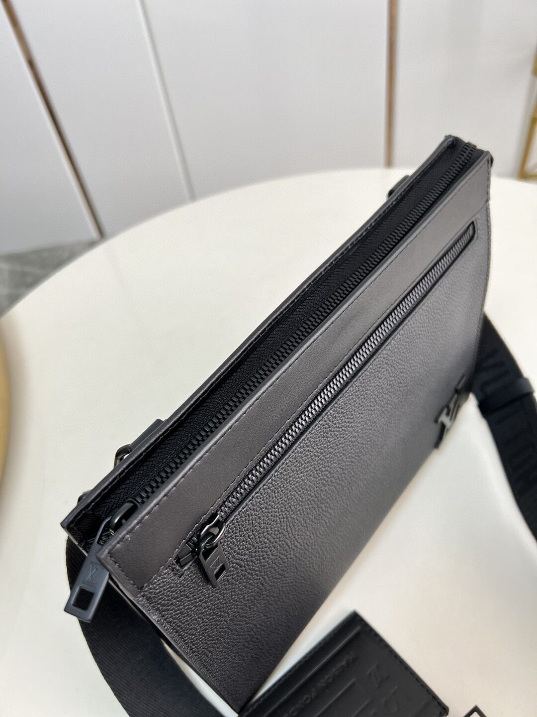 LOUIS VUITTON MESSENGER VOYAGE BLACK AEROGRAM COWHIDE LEATHER – LVB003